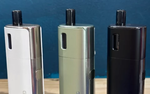 Trois cigarettes électroniques Geekvape Soul 2 (blanc, champagne et noir) — HappeSmoke Mougins.